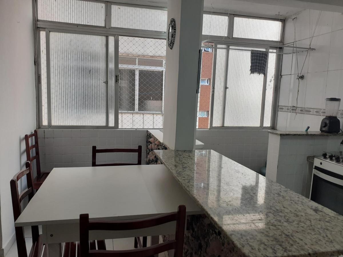 Vento E Mar - 2 Quartos Com Sacada Na Quadra Da Do Gonzaga Apartamento *