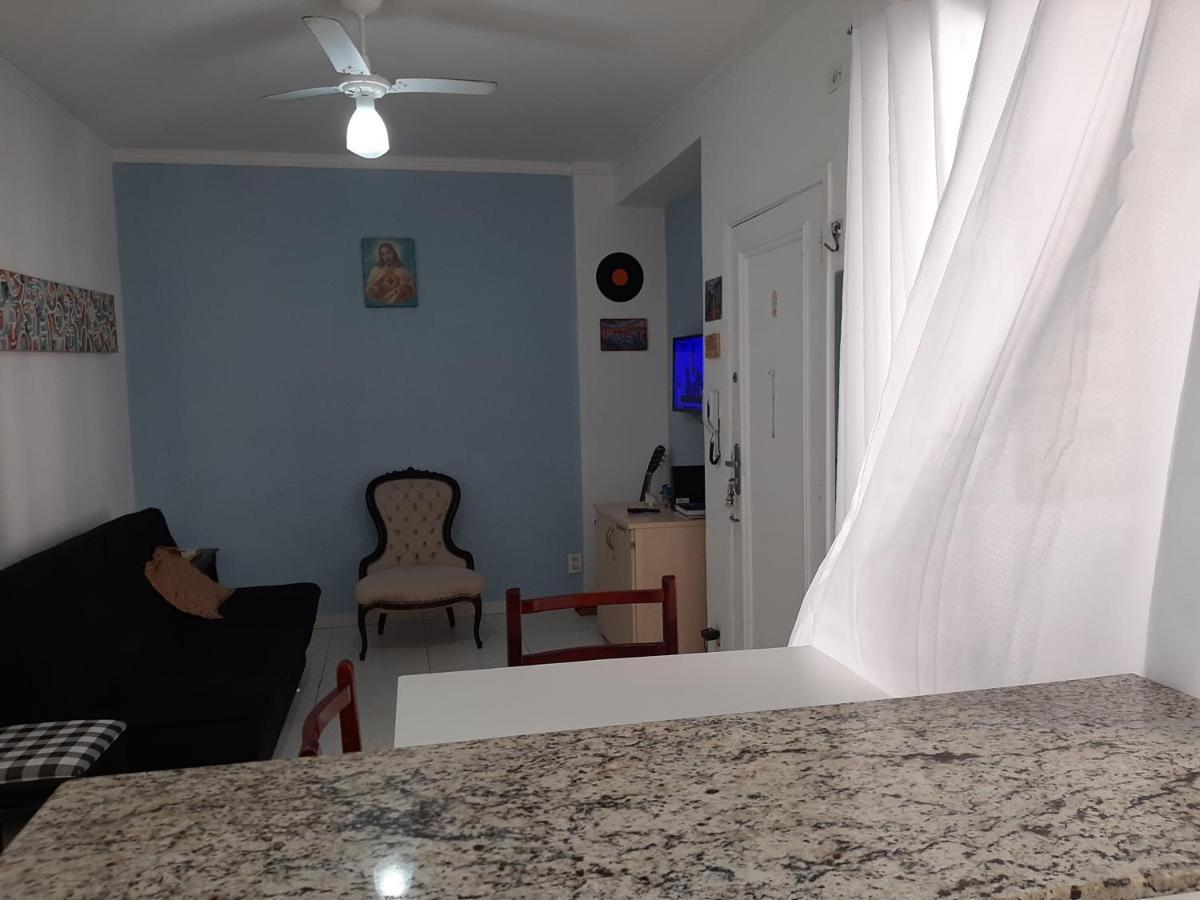 Vento E Mar - 2 Quartos Com Sacada Na Quadra Da Do Gonzaga Apartamento *